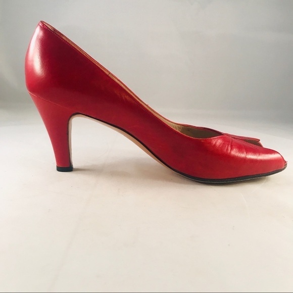 Vintage Ferragamo Heels- Red- Size 8 Extra Narrow - Picture 1 of 8